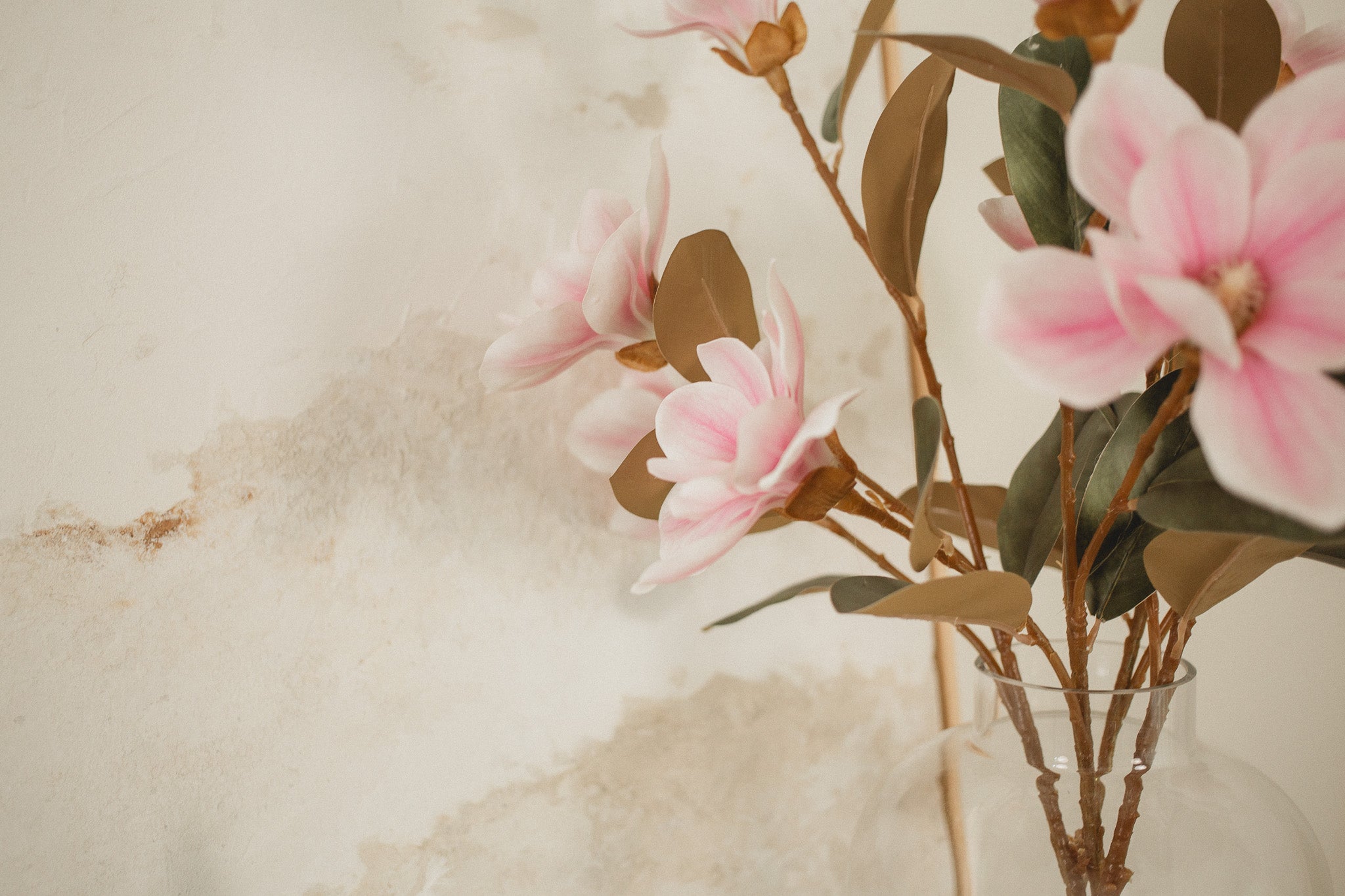 Real Touch Magnolia