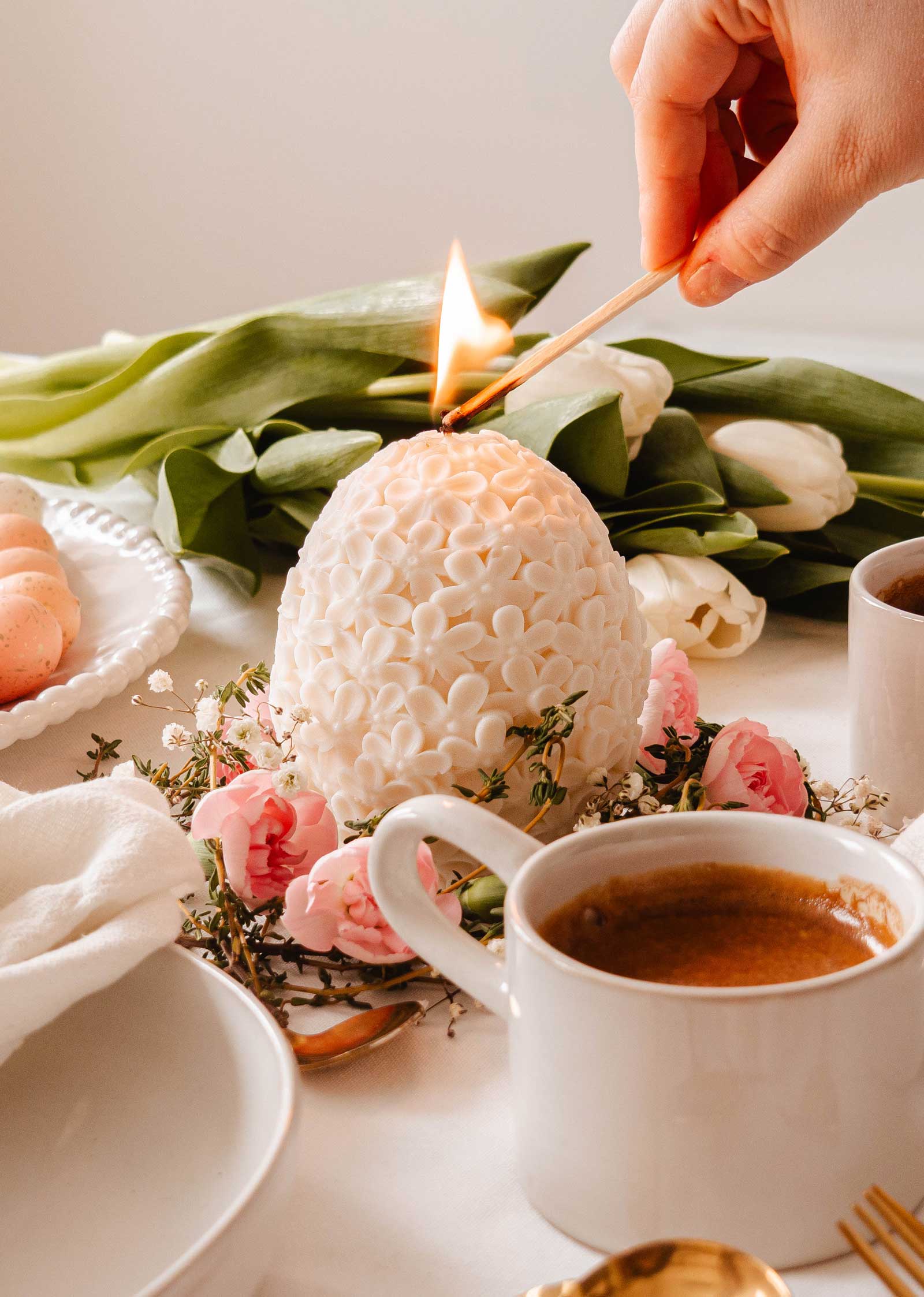 The Floral Egg | Decorative Candle