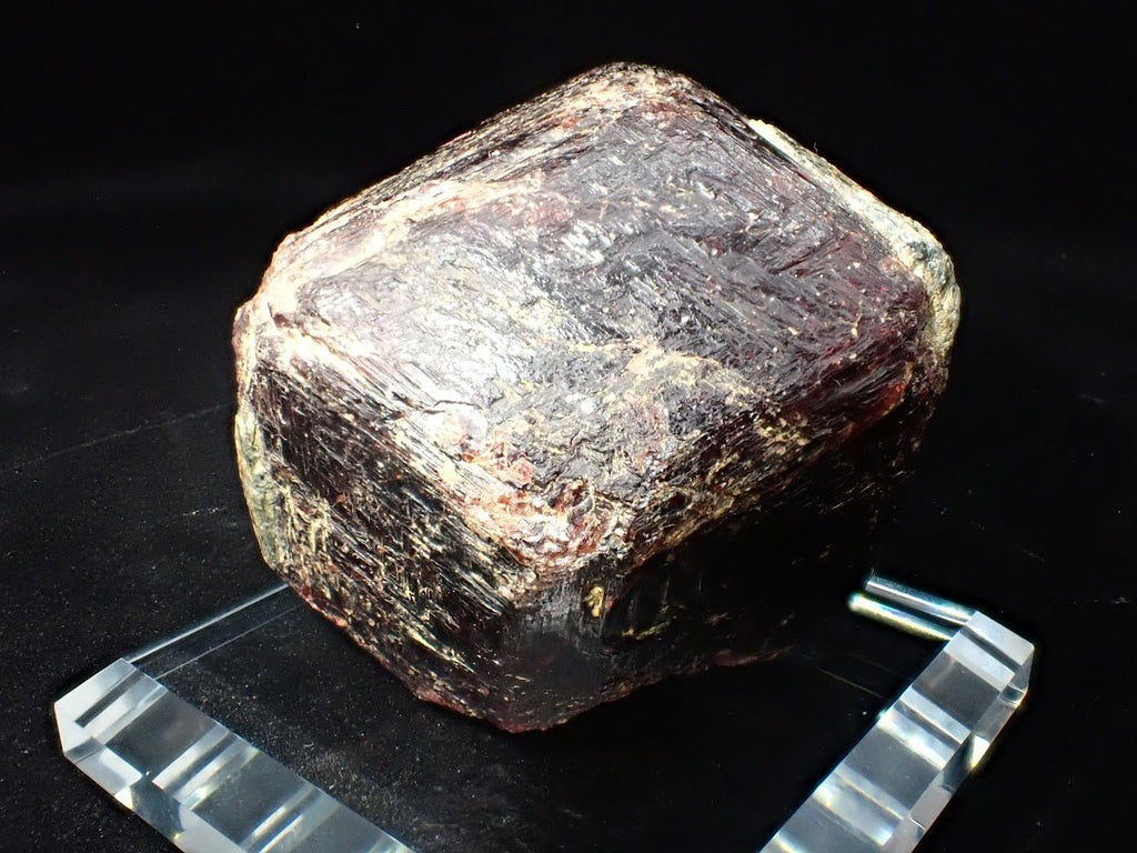 Almandine Garnet | Ontario, Canada