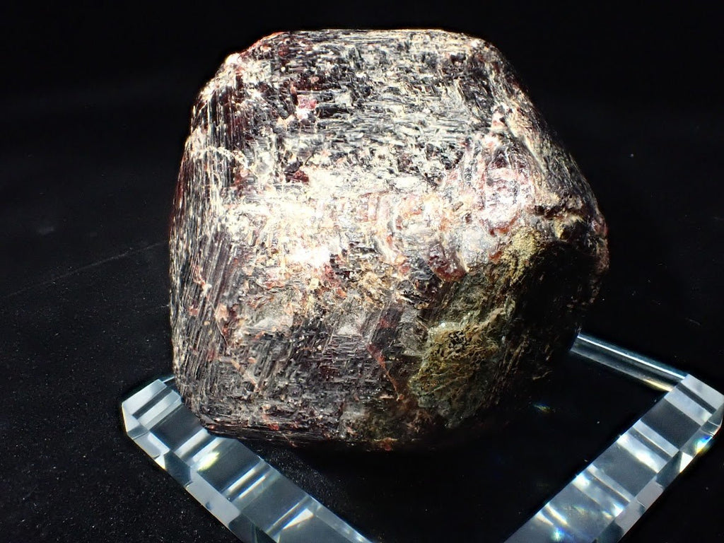 Almandine Garnet | Ontario, Canada