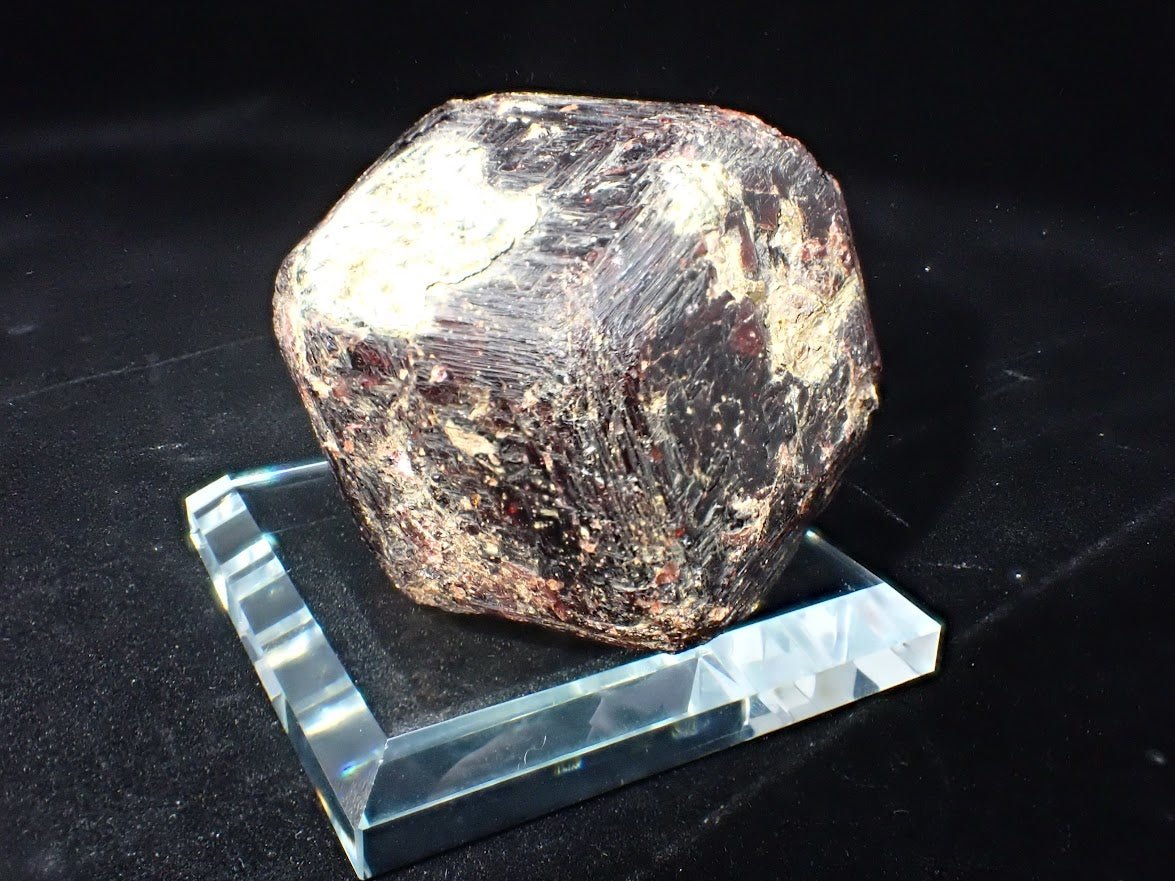 Almandine Garnet | Ontario, Canada