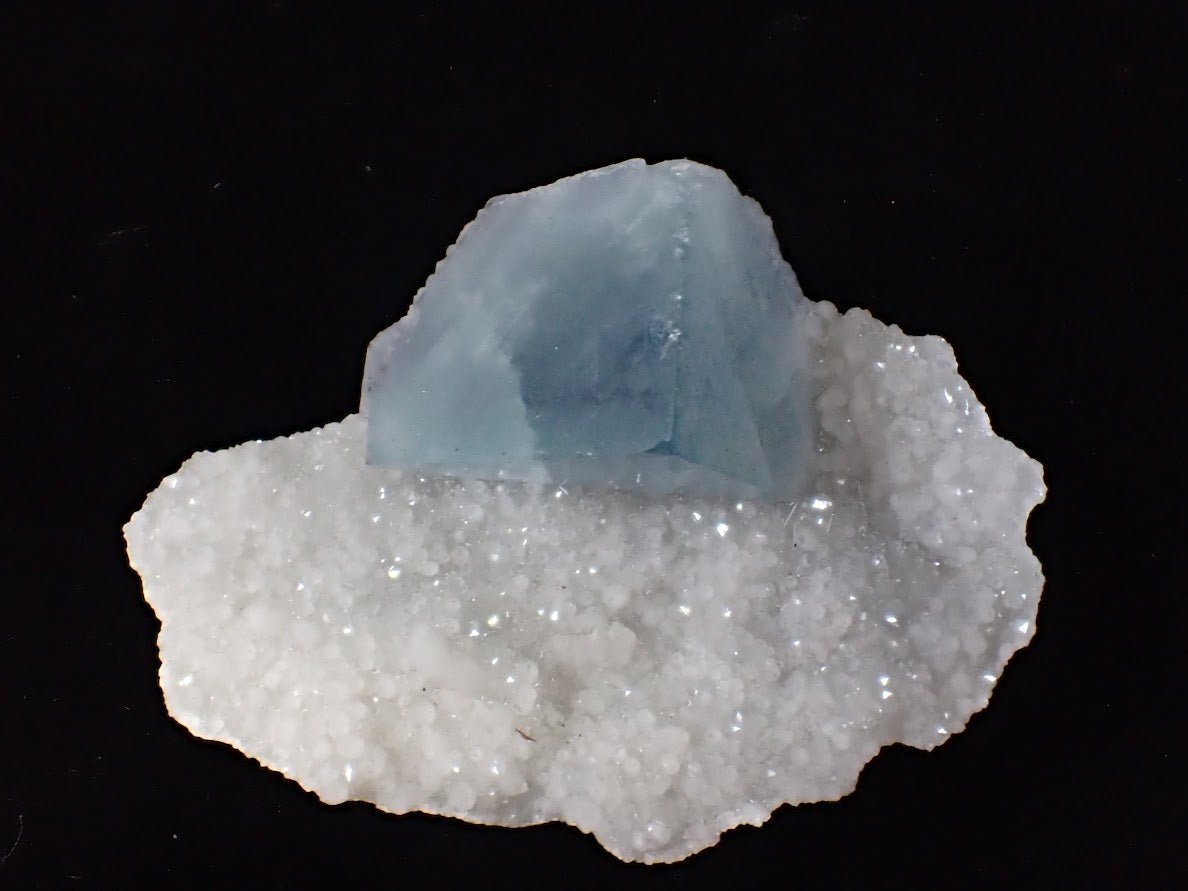 Blue Jelly Fluorite with Phantom on Quartz Matrix | Yaogangxian Mine, China