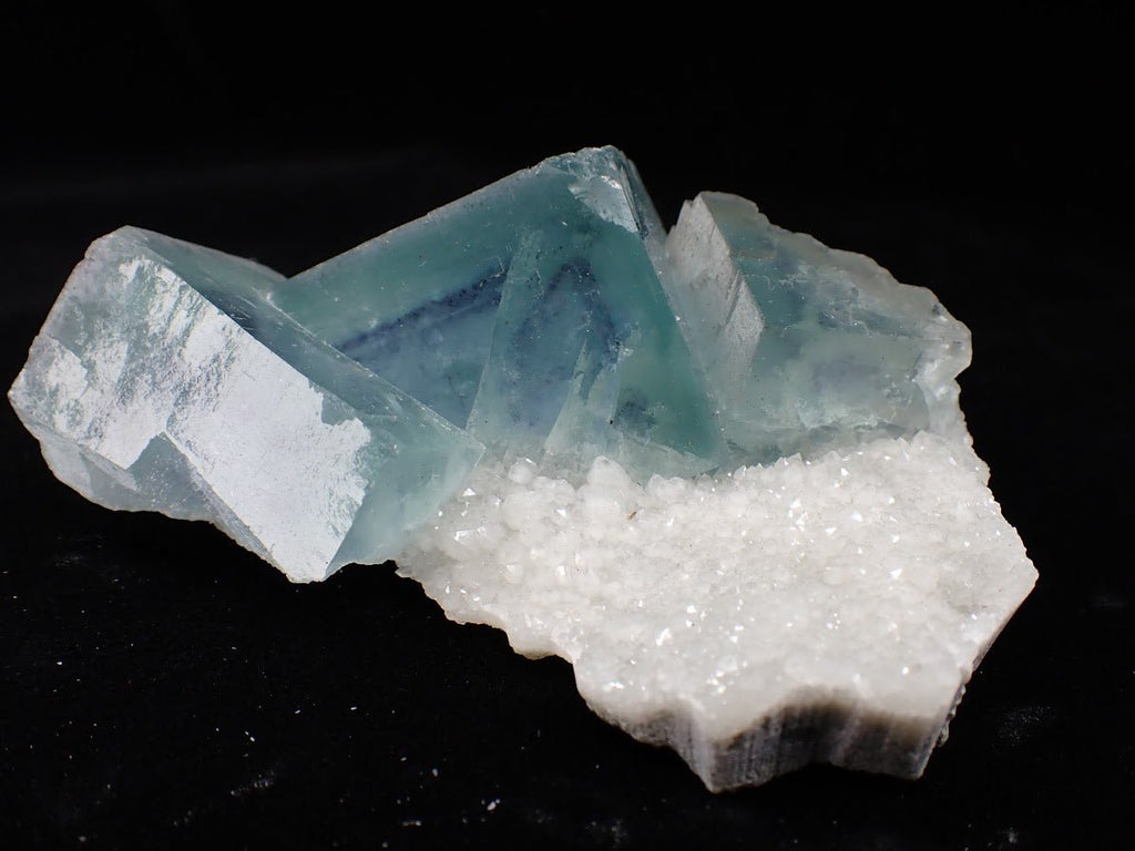 Blue Jelly Fluorite with Phantom Zoning on Quartz | Yaogangxian Mine, China