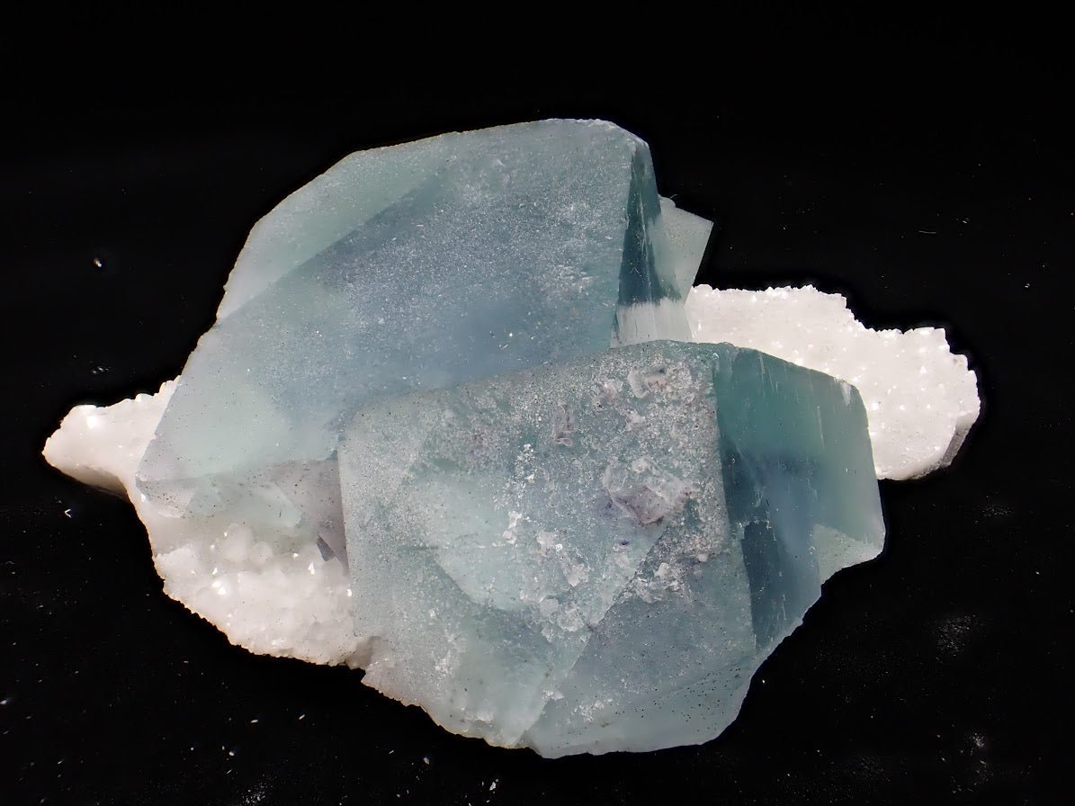 Blue Jelly Fluorite with Phantom Zoning on Quartz | Yaogangxian Mine, China