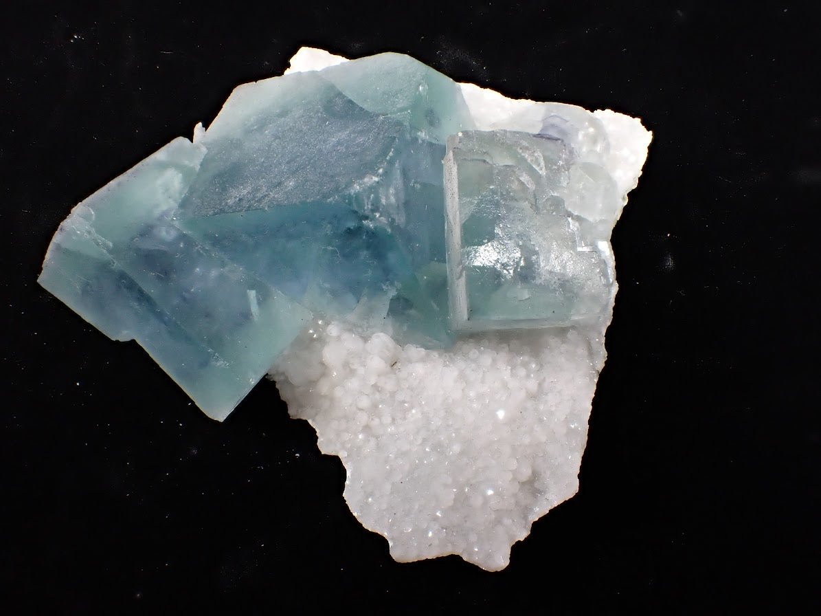 Blue Jelly Fluorite with Phantom Zoning on Quartz | Yaogangxian Mine, China