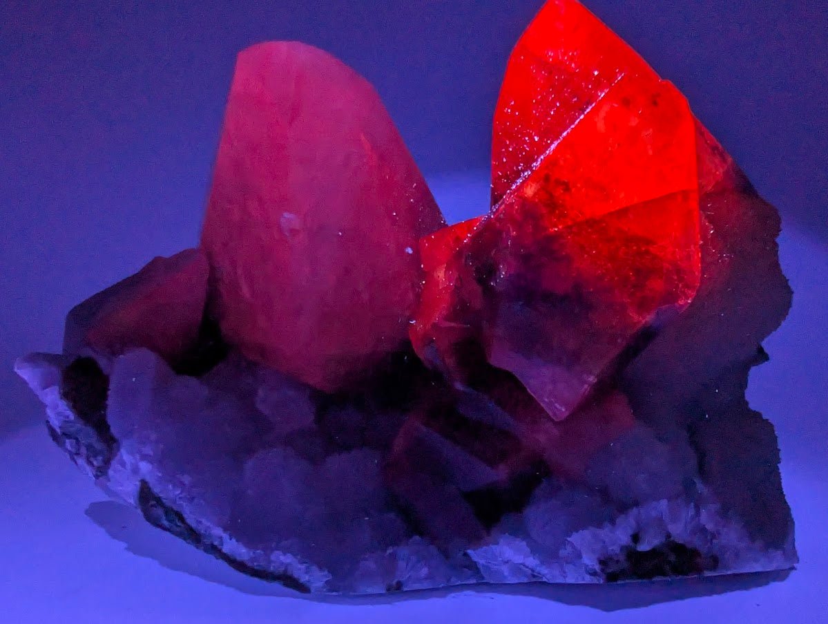 Dogtooth Calcite with Dendritic Inclusions and Sugar Sphalerite – Fujian, China