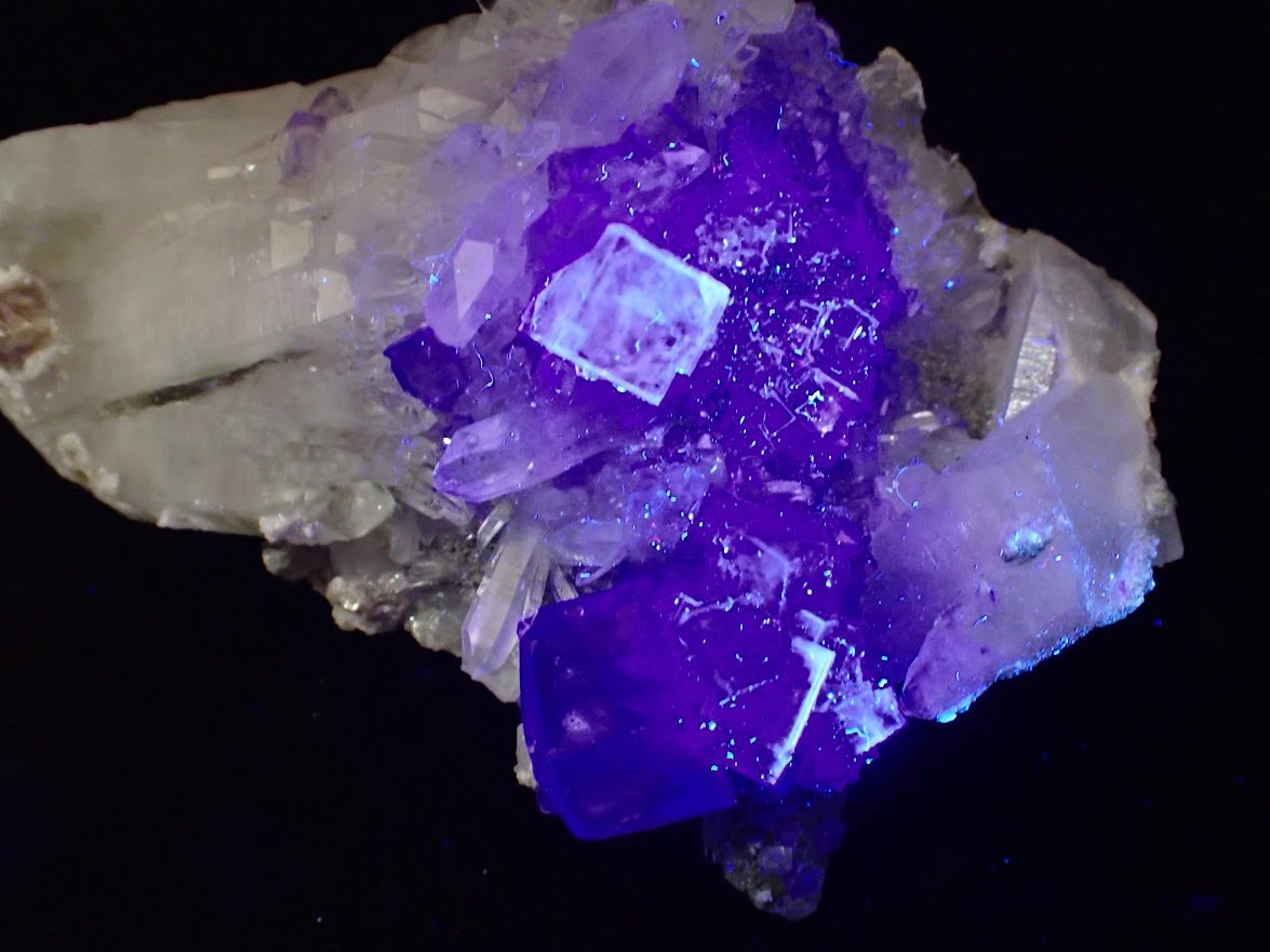 Fluorite on Quartz with Chlorite | UV Reactive | Yaogangxian Mine, China