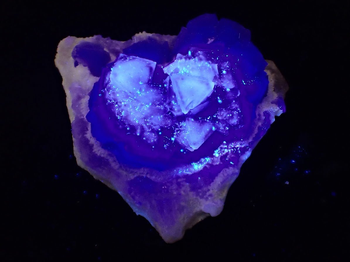 Purple-Cored De’an Fluorite | UV Reactive | Jiangxi Province, China