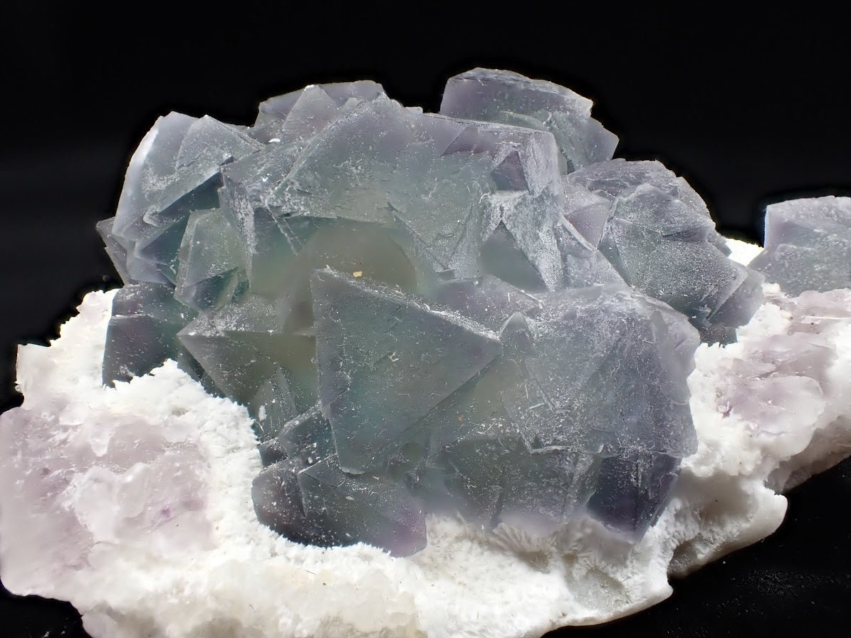 Purple-Cored De’an Fluorite | UV Reactive | Jiangxi Province, China