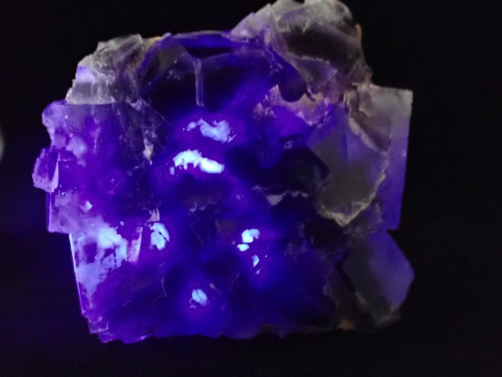 Yindu Fluorite with Deep Purple Zoning and UV Fluorescence – Yindu Mine, Inner Mongolia, China